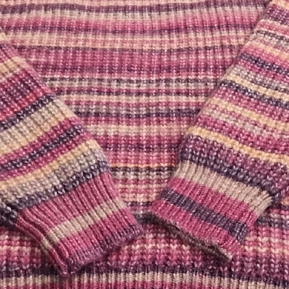 Striped Soft Crew Neck Sweater with Ribbed Knit - Picture 5 of 10